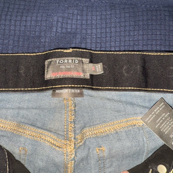 Torrid Crop Bombshell Skinny - Picture 6 of 6